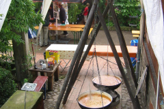 Bambusfest:
Die Suppenküche kurz vor dem großen Ansturm.